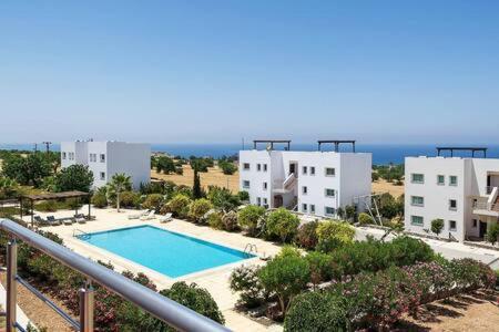 Joya Cyprus Mermaid Penthouse Apartment Agios Amvrosios  Dış mekan fotoğraf