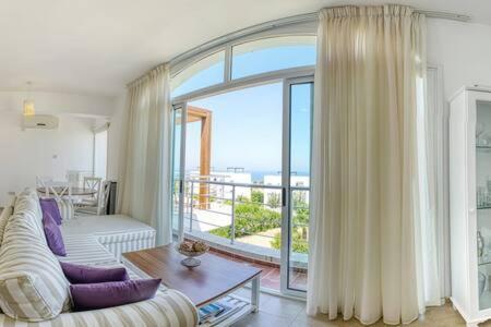 Joya Cyprus Mermaid Penthouse Apartment Agios Amvrosios  Dış mekan fotoğraf